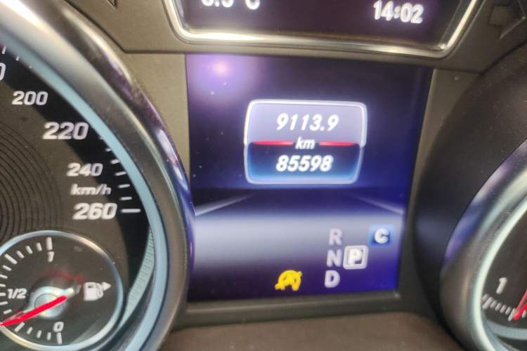 Used Mercedes-Benz GLE 2018 GLE 320 4MATIC Dynamic Edition Collector's Edition Odometer Close Up