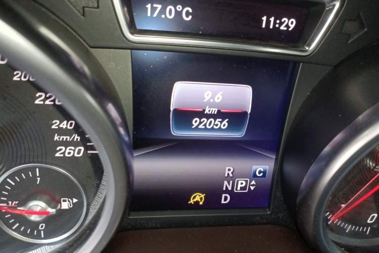Used Mercedes-Benz GLE 2018 GLE 320 4MATIC Dynamic Edition Collector's Edition Odometer Close Up