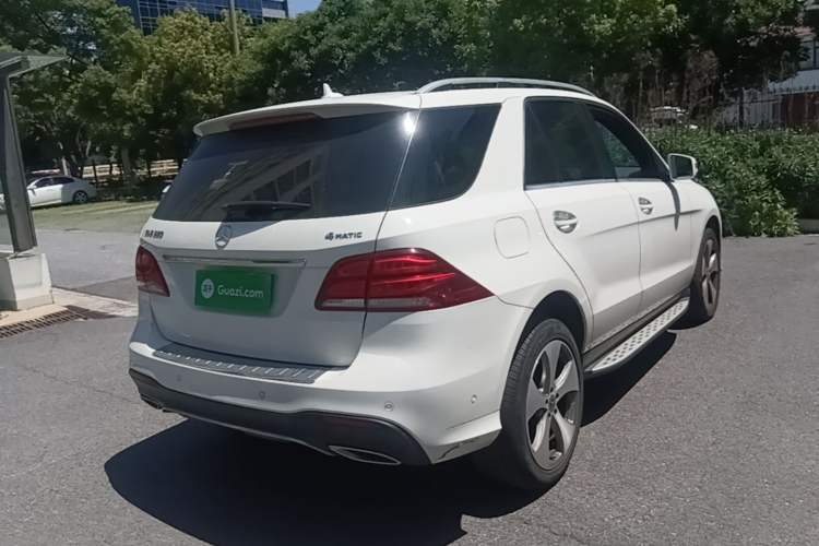 Used Mercedes-Benz GLE 2018 GLE 320 4MATIC Luxury Collection Edition Rear Right 45 Deg