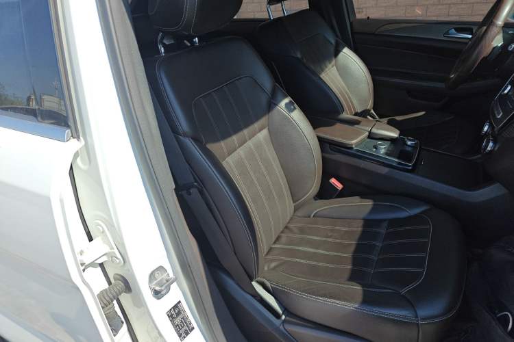 Used Mercedes-Benz GLE 2018 GLE 320 4MATIC Dynamic Edition Collector's Edition Right Front Seat