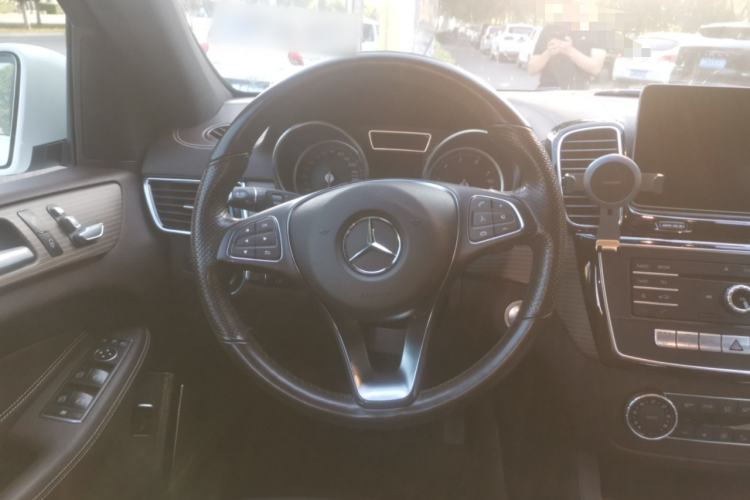 Used Mercedes-Benz GLE 2018 GLE 320 4MATIC Dynamic Edition Collector's Edition Steering Wheel