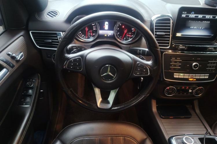 Used Mercedes-Benz GLE 2018 GLE 320 4MATIC Dynamic Edition Collector's Edition Steering Wheel