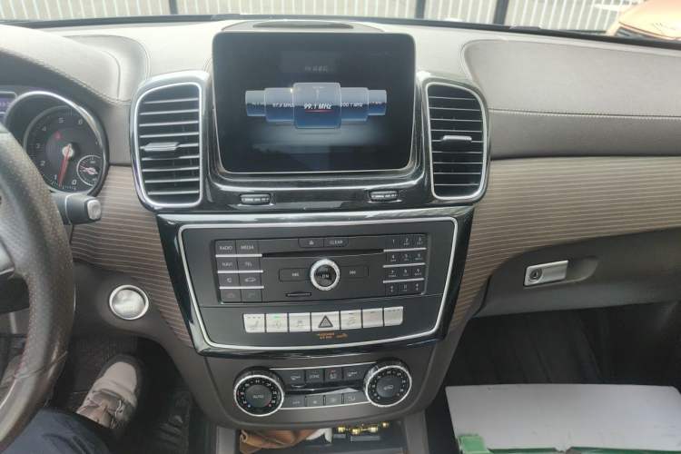 Used Mercedes-Benz GLE 2019 GLE 320 4MATIC Dynamic Edition Prestige Model Audio And AC Panel