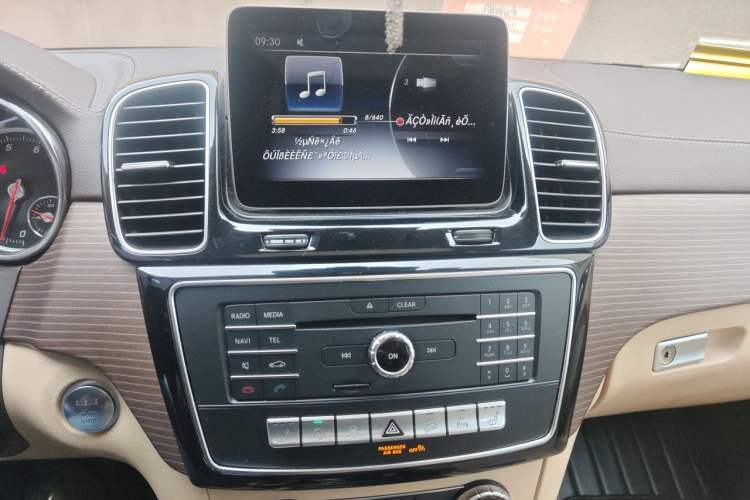 Used Mercedes-Benz GLE 2019 GLE 320 4MATIC Dynamic Edition Prestige Model Audio And AC Panel