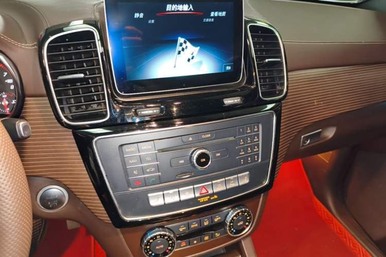 Used Mercedes-Benz GLE 2019 GLE 320 4MATIC Dynamic Edition Prestige Model Audio And AC Panel