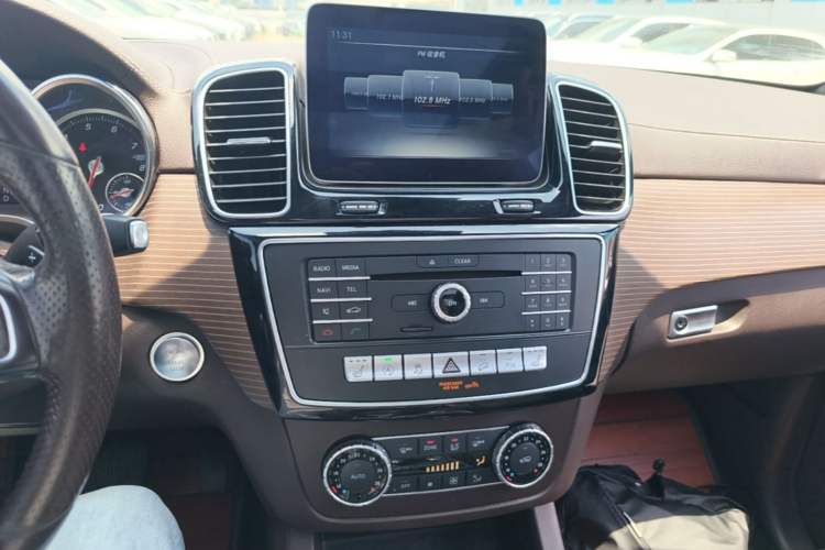 Used Mercedes-Benz GLE 2019 GLE 320 4MATIC Dynamic Edition Prestige Model Audio And AC Panel