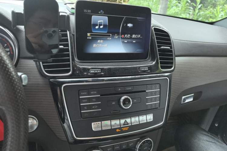 Used Mercedes-Benz GLE 2019 GLE 320 4MATIC Dynamic Edition Prestige Model Audio And AC Panel