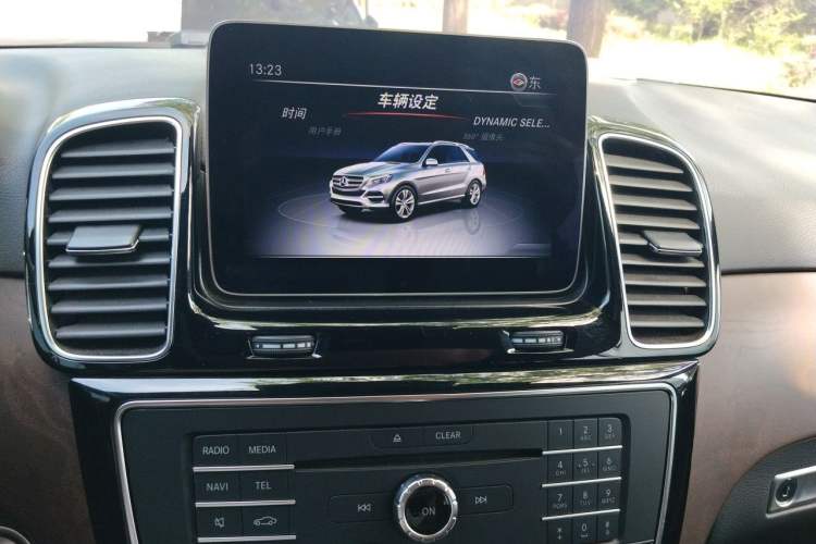 Used Mercedes-Benz GLE  Audio And AC Panel