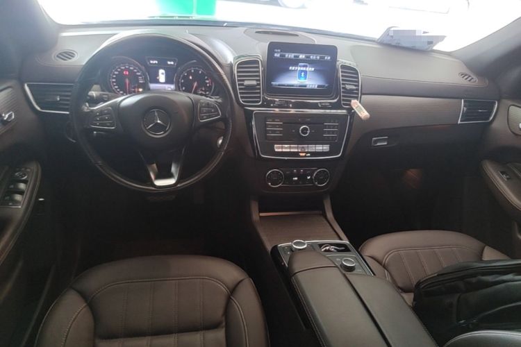 Used Mercedes-Benz GLE 2019 GLE 320 4MATIC Dynamic Edition Prestige Model Center Console