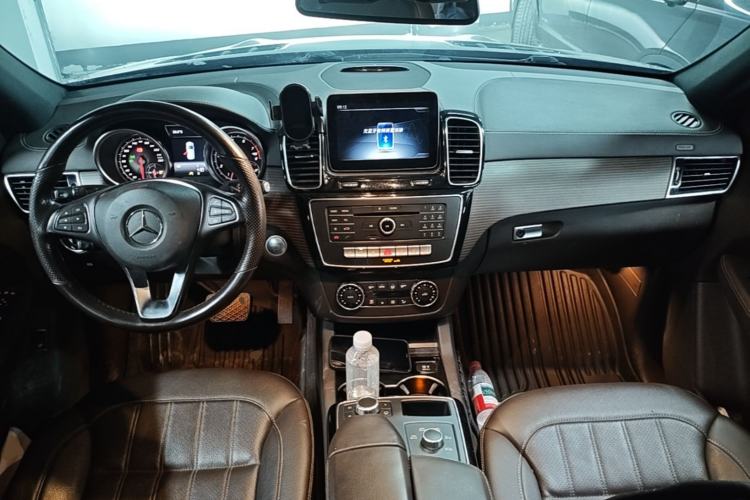 Used Mercedes-Benz GLE 2019 GLE 320 4MATIC Dynamic Edition Prestige Model Center Console