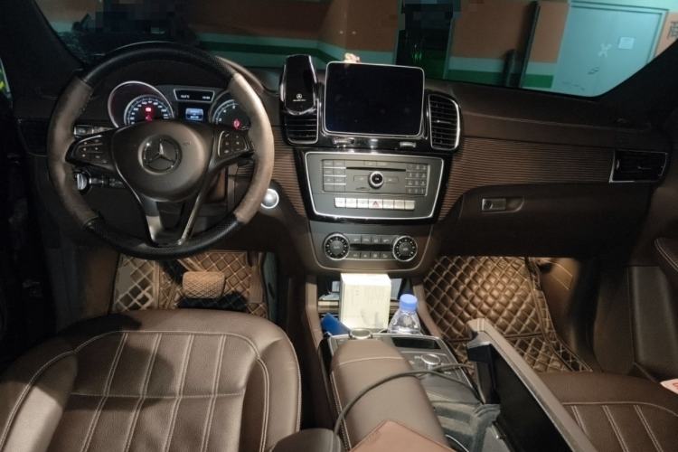 Used Mercedes-Benz GLE 2019 GLE 320 4MATIC Dynamic Edition Prestige Model Center Console
