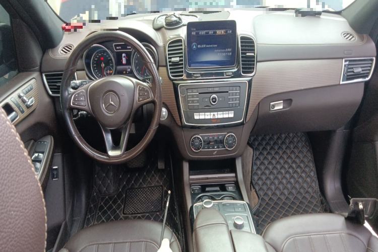 Used Mercedes-Benz GLE 2019 GLE 400 4MATIC Exclusive Edition Center Console