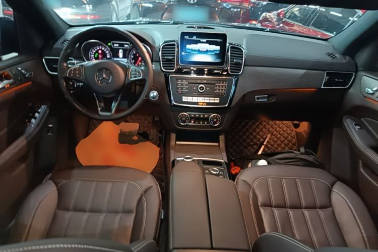 Used Mercedes-Benz GLE 2019 GLE 320 4MATIC Luxury Collection Edition Center Console