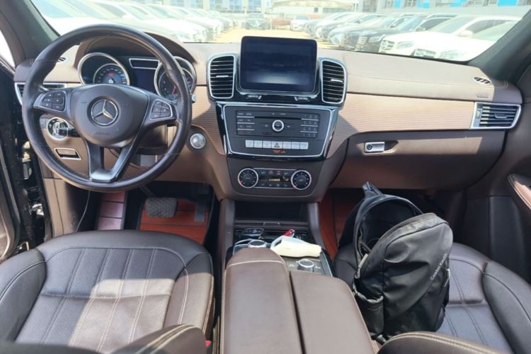 Used Mercedes-Benz GLE 2019 GLE 320 4MATIC Dynamic Edition Prestige Model Center Console