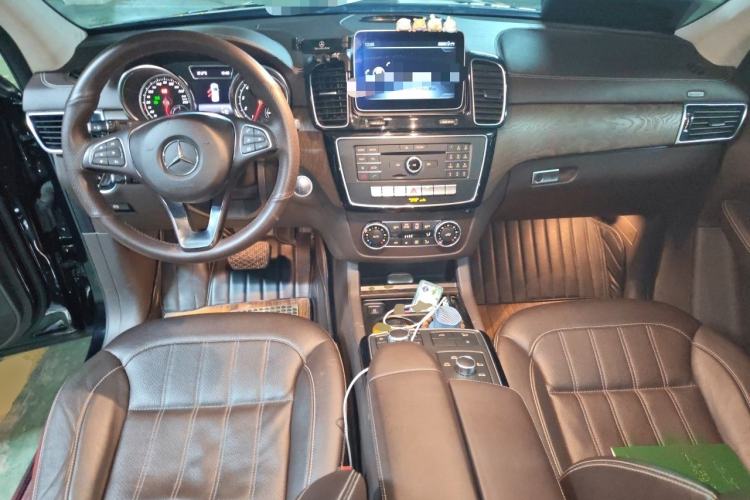 Used Mercedes-Benz GLE 2019 GLE 400 4MATIC Exclusive Edition Center Console