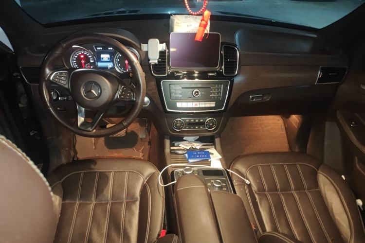 Used Mercedes-Benz GLE 2019 GLE 320 4MATIC Dynamic Edition Prestige Model Center Console