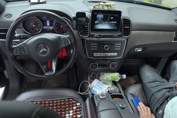 Used Mercedes-Benz GLE 2019 GLE 320 4MATIC Dynamic Edition Prestige Model Center Console