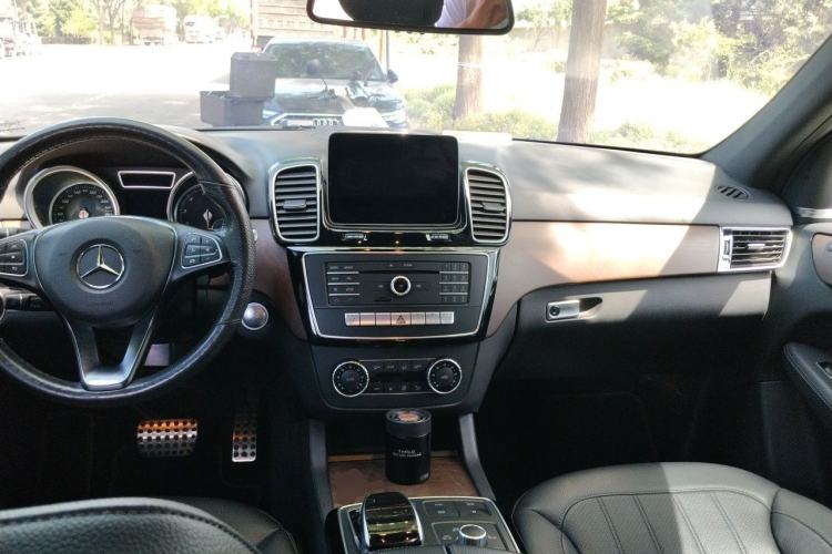 Used Mercedes-Benz GLE  Center Console