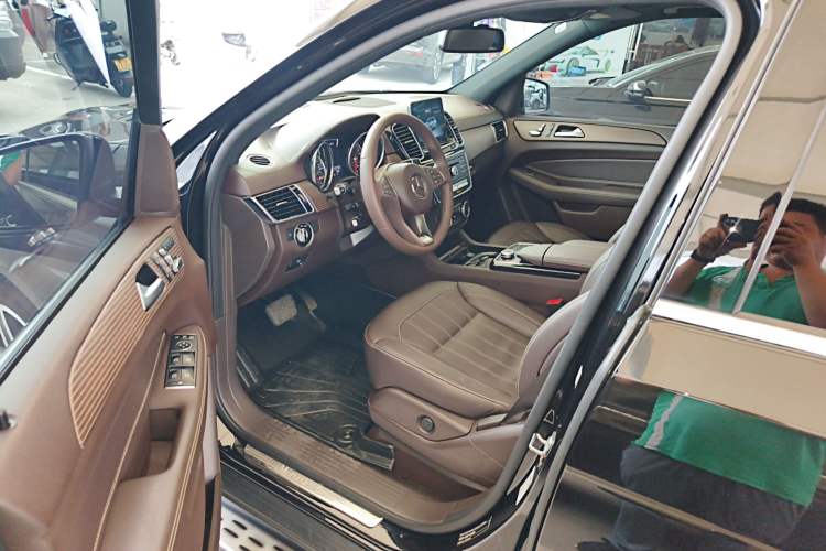 Used Mercedes-Benz GLE 2019 GLE 400 4MATIC Exclusive Edition Driver Seat