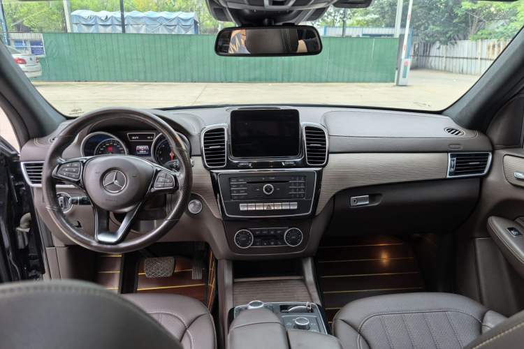 Used Mercedes-Benz GLE 2019 GLE 320 4MATIC Luxury Collection Edition Engine Bay
