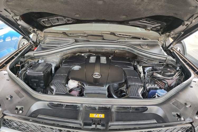 Used Mercedes-Benz GLE 2019 GLE 320 4MATIC Dynamic Edition Prestige Model Engine Bay