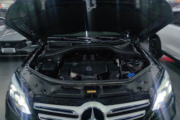 Used Mercedes-Benz GLE 2019 GLE 400 4MATIC Exclusive Edition Engine Bay