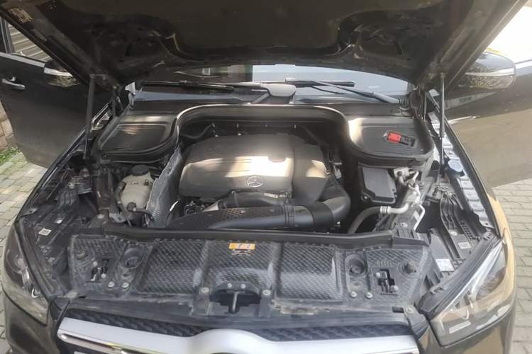 Used Mercedes-Benz GLE  Engine Bay