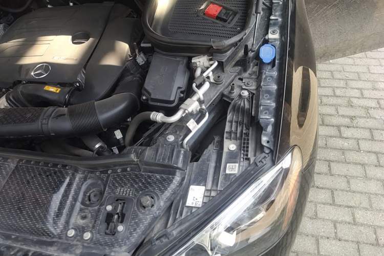Used Mercedes-Benz GLE  Engine Bay Left