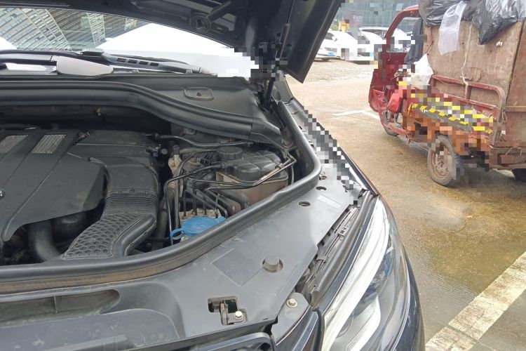 Used Mercedes-Benz GLE 2019 GLE 320 4MATIC Dynamic Edition Prestige Model Engine Bay Left