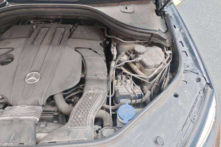 Used Mercedes-Benz GLE 2019 GLE 320 4MATIC Dynamic Edition Prestige Model Engine Bay Left