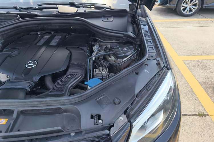 Used Mercedes-Benz GLE 2019 GLE 320 4MATIC Dynamic Edition Prestige Model Engine Bay Left