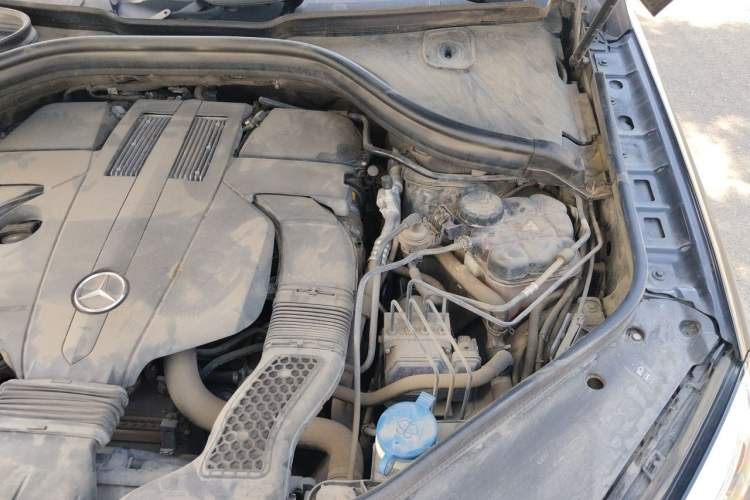 Used Mercedes-Benz GLE  Engine Bay Left