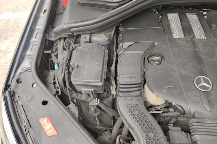 Used Mercedes-Benz GLE 2019 GLE 400 4MATIC Exclusive Edition Engine Bay Right