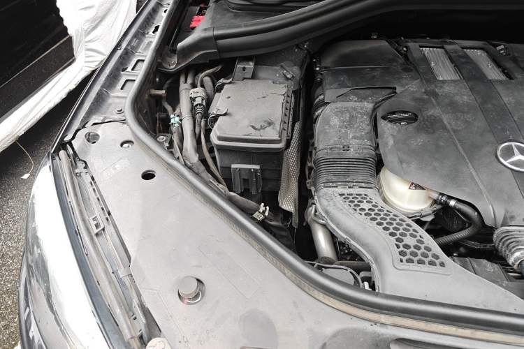 Used Mercedes-Benz GLE 2019 GLE 320 4MATIC Dynamic Edition Prestige Model Engine Bay Right