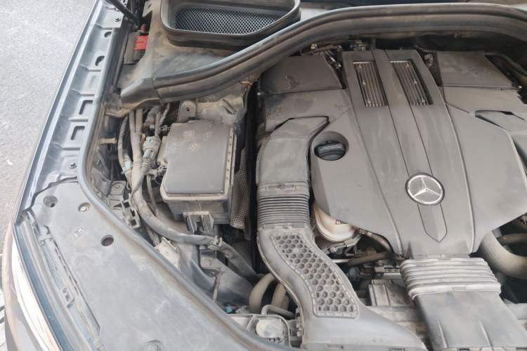 Used Mercedes-Benz GLE 2019 GLE 320 4MATIC Dynamic Edition Prestige Model Engine Bay Right