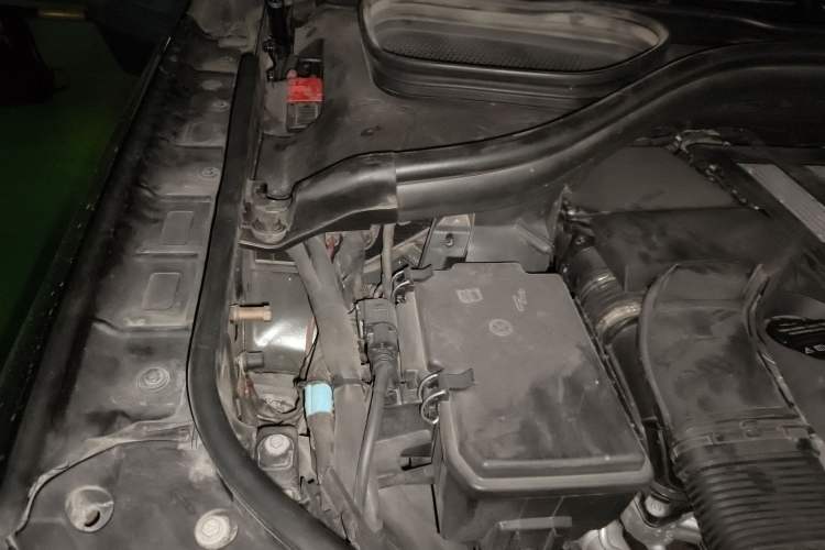 Used Mercedes-Benz GLE 2019 GLE 320 4MATIC Dynamic Edition Prestige Model Engine Bay Right