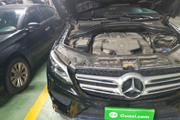 Used Mercedes-Benz GLE 2019 GLE 400 4MATIC Exclusive Edition Engine Bay Right
