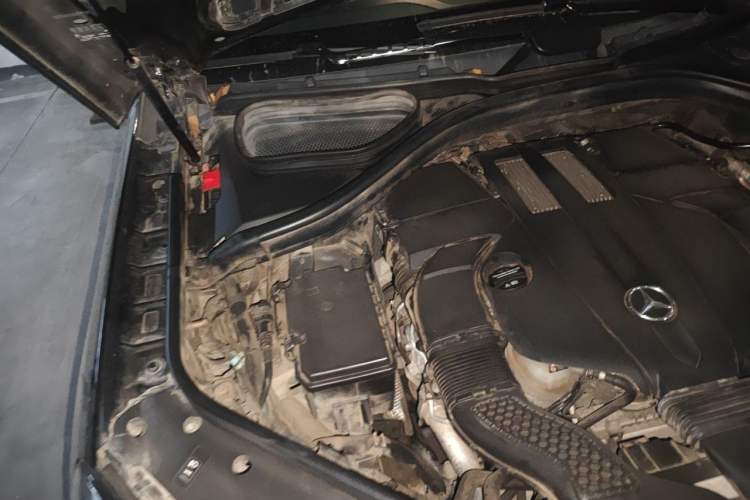 Used Mercedes-Benz GLE 2019 GLE 320 4MATIC Dynamic Edition Prestige Model Engine Bay Right
