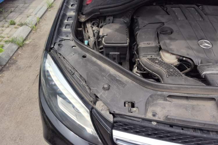Used Mercedes-Benz GLE 2019 GLE 400 4MATIC Exclusive Edition Engine Bay Right