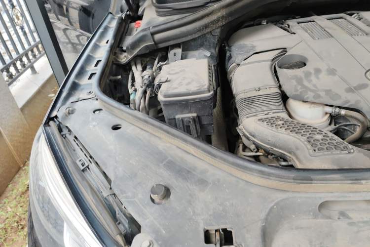 Used Mercedes-Benz GLE 2019 GLE 320 4MATIC Dynamic Edition Prestige Model Engine Bay Right