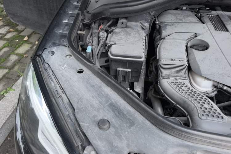 Used Mercedes-Benz GLE 2019 GLE 320 4MATIC Dynamic Edition Prestige Model Engine Bay Right