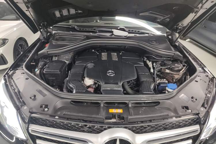 Used Mercedes-Benz GLE 2019 GLE 320 4MATIC Dynamic Edition Prestige Model Engine Bay