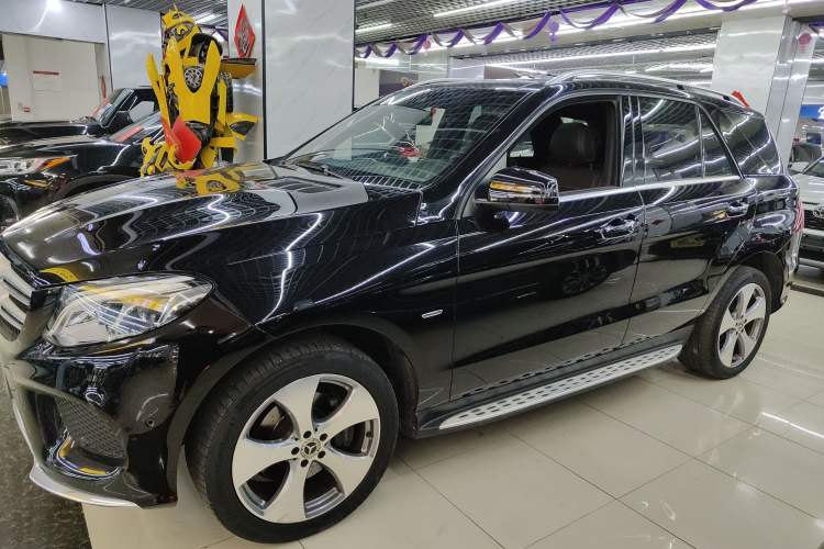 Used Mercedes-Benz GLE 2019 GLE 320 4MATIC Luxury Collection Edition Exterior 3