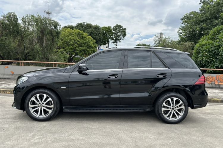 Used Mercedes-Benz GLE 2019 GLE 320 4MATIC Dynamic Edition Prestige Model Exterior 4