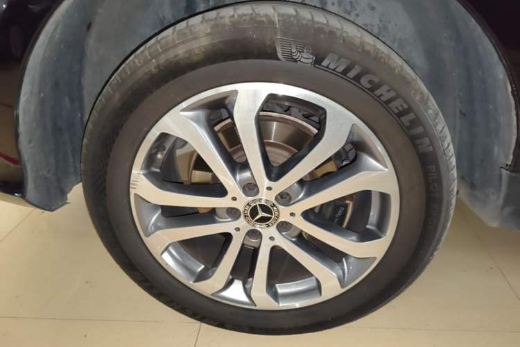 Used Mercedes-Benz GLE 2019 GLE 320 4MATIC Dynamic Edition Prestige Model Exterior 5