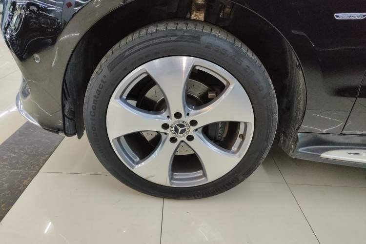 Used Mercedes-Benz GLE 2019 GLE 320 4MATIC Luxury Collection Edition Exterior 7
