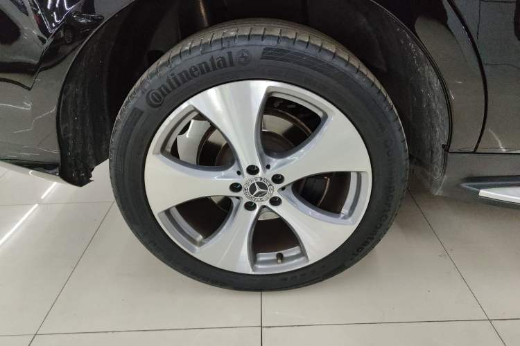 Used Mercedes-Benz GLE 2019 GLE 320 4MATIC Luxury Collection Edition Exterior 8