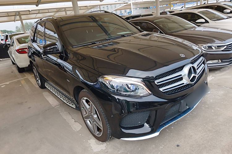 Used Mercedes-Benz GLE 2019 GLE 400 4MATIC Exclusive Edition Front Right 45 Deg