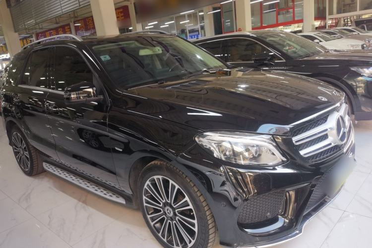 Used Mercedes-Benz GLE 2019 GLE 400 4MATIC Exclusive Edition Front Right 45 Deg