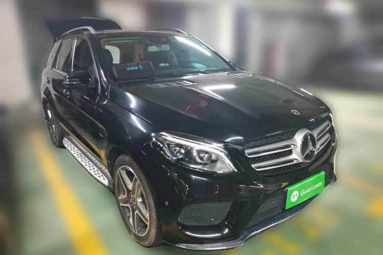 Used Mercedes-Benz GLE 2019 GLE 400 4MATIC Exclusive Edition Front Right 45 Deg